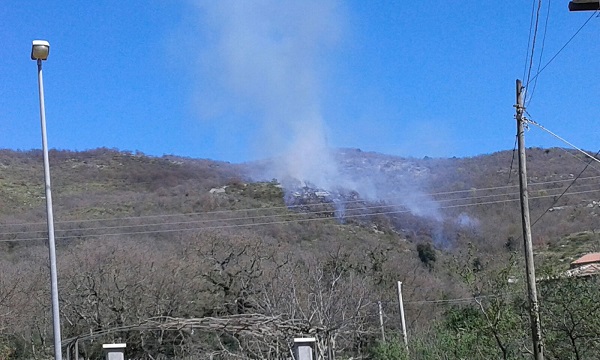 incendio castelnuovo parano (1)
