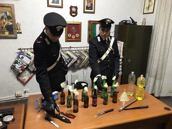 le-molotov-rinvenute-dai-carabinieri-3