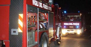 vigili-del-fuoco-incendio-notte