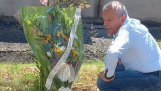 Pontecorvo - il sindaco Rotondi deposita un mazzo di fiori