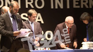 40premiovalcominovacana