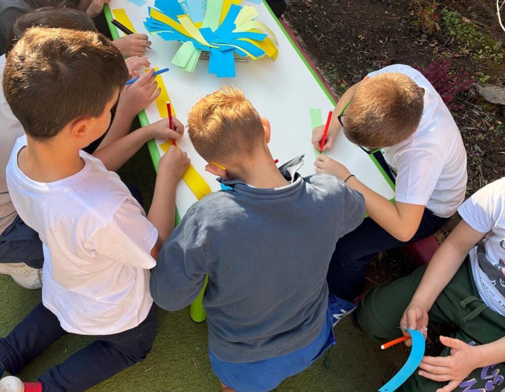 Sora, i bambini dell’Istituto Santa Giovanna Antida celebrano San Francesco con piccoli gesti di pace - TG24.info